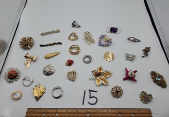 MIXED BROOCH LOT