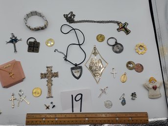 MIXED RELIGIOUS JEWELRY