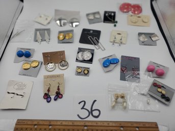 CARDED PIERCED EARRING SETS