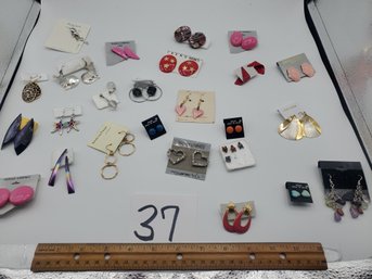 CARDED PIERCED EARRING SETS