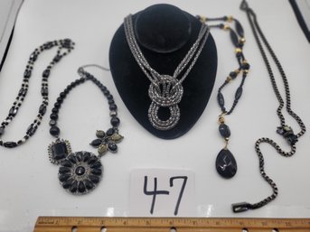 ELEGANT BLACKTONE NECKLACE