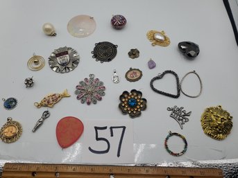 MIXED PENDANT LOT