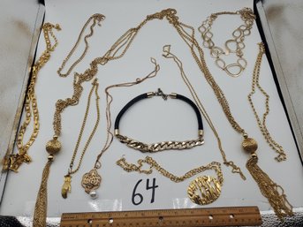 GOLDTONE NECKLACE LOT