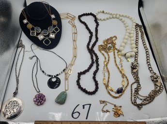 MIXED NECKLACE LOT