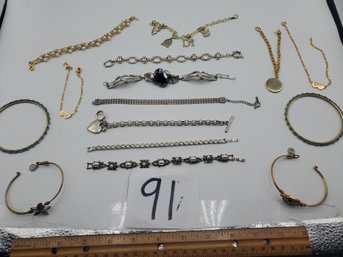 MIXED BRACELET LOT