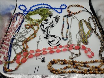 MIXED NECKLACE LOT 15 PCS