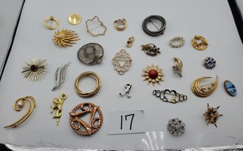 MIXED BROOCH LOT
