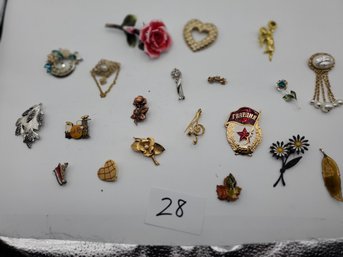 MIXED BROOCH LOT 20 PCS