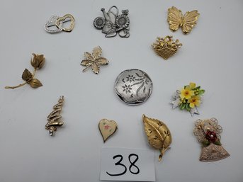 DESIGNER BROOCH LOT - MONET, SARAH COVENTRY, GIOVANNI, BSK