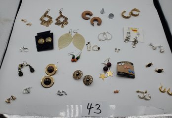 PIERCED EARRING LOT