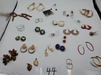 PIERCED EARRING LOT