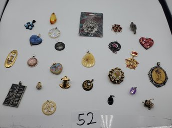 MIXED PENDANT LOT 25 PCS