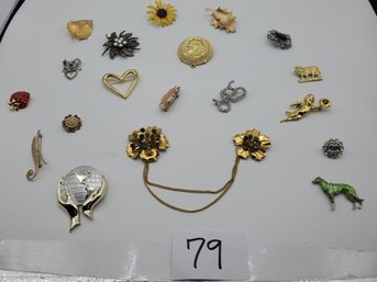 MIXED BROOCH LOT