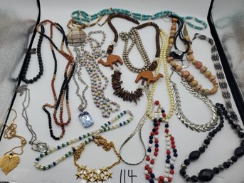 MIXED NECKLACE LOT