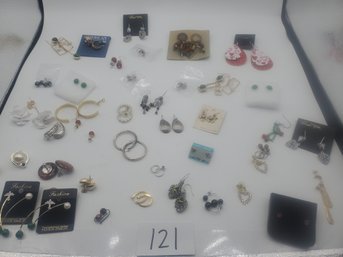 MIXED PIERCED EARRING LOT 40 PAIRS