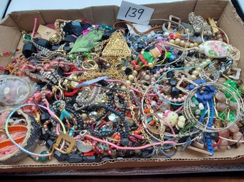 5 POUNDS UNSEARCHED ESTATE JEWELRY - SOME MAY BE BROKEN OR TANGLED