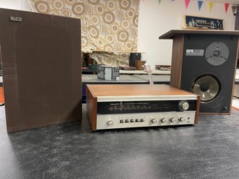REALISTIC AM/FM STEREO W/2 EPI TE70 SPEAKERS