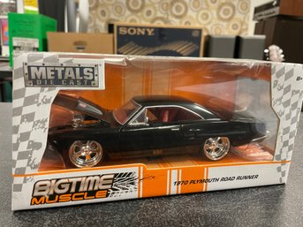 JADA 1/24 METALS 1970 PLYMOUTH ROADRUNNER DIECAST NEW IN BOX