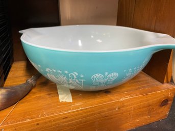 PYREX 444 BLUE AMISH 4qt MIXING BOWL