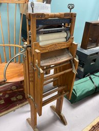 ANCHOR FOLDING BENCH WRINGER - LOVELL MFG ERIE, PA