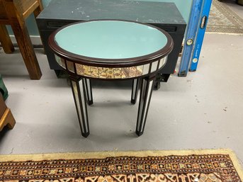 OVAL MIRRORED SIDE TABLE
