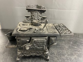 CAST IRON STOVE W/ACCESSORIES