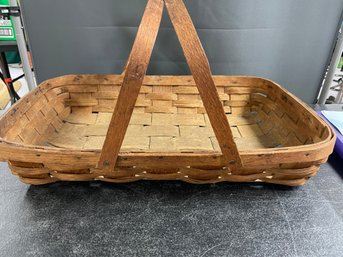 VINTAGE DOUBLE HANDLED WOVEN BREAD BASKET