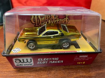 DUKES OF HAZZARD - 1971 ROADRUNNER - DAISY DUKE - SLOT