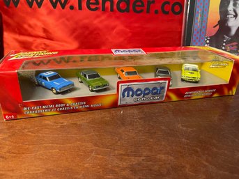 JOHNNY LIGHTNING JL MOPAR OR NO CAR 5 CAR SET (EXCLUSIVE COLORS)