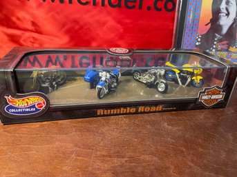HARLEY DAVIDSON RUMBLE ROAD SET - HOT WHEELS