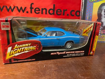 JOHNNY LIGHTNING 1/24 1971 PLYMOUTH DUSTER TWISTER