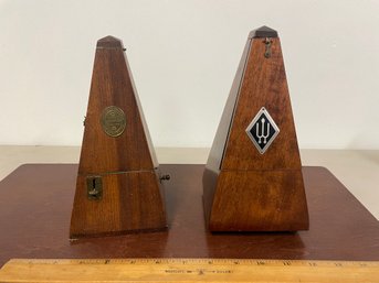 LOT OF 2 METRONOMES WORKING