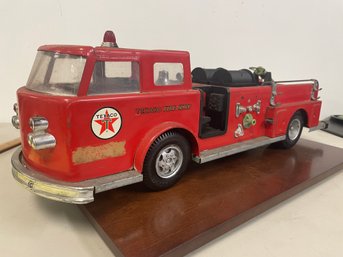 VINTAGE BUDDY L TEXACO FIRE CHIEF FIRE ENGINE