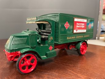 FIRST GEAR DIECAST MACK AC BULLDOG RAILWAY EXPRESS AGENCY