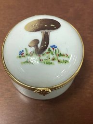 LIMOGES FRANCE MUSHROOM SCENE 2' TRINKET RING BOX