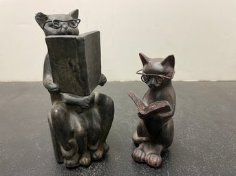 2 WOOD CARVED CATS READING