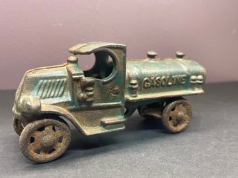 MACK BULLDOG GASOLINE CAST IRON TRUCK