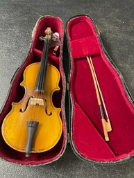 MINITURE FIDDLE IN CASE