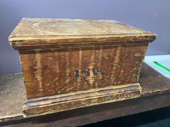 WOOD PINE BOX - VINTAGE HINGED WITH STENCIL