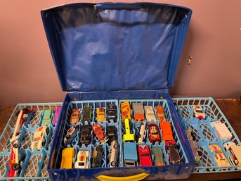 VINTAGE VINYL CASE WITH DIECAST CARS