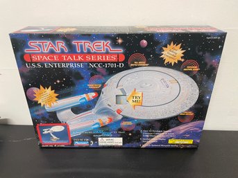 Playmates STAR TREK Space Talk Series TNG ENTERPRISE