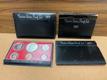 4 US MINT COIN SETS 1977, 1979, 1982, 1976