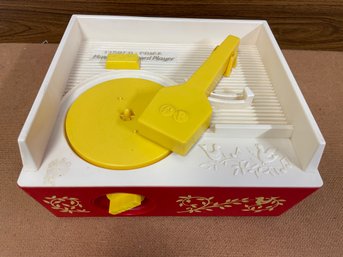FISHER-PRICE 995 WIND UP RECORD PLAYER 1971