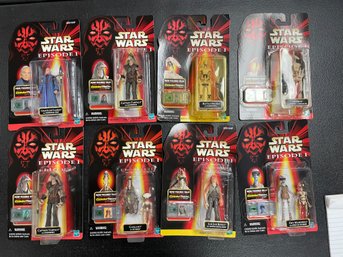 8 Star Wars Action Figures - CommTech