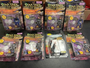 8 Star Trek Figures Starfleet Academy