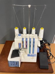 HUSQUVARNA HUSKYLOCK VIKING 800 SEWING MACHINE