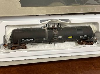 *CUSTOM WEATHERED* ATLAS 20,700 GALLON TANK CAR - GATX