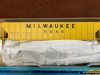 ATHEARN 5306 HO SCALE 54' COVERED HOPPER MILWAUKEE - NEW