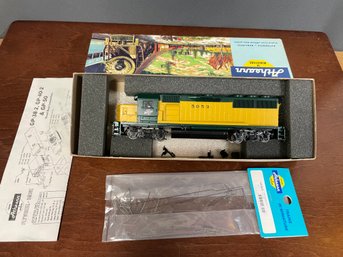 ATHEARN 4648 POWERED GP50 CHICAGO NORTH WESTERN