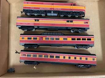 HO SCALE SOUTHERN PACIFIC DAYLIGHT PASSENGER SET PA-1/CARS